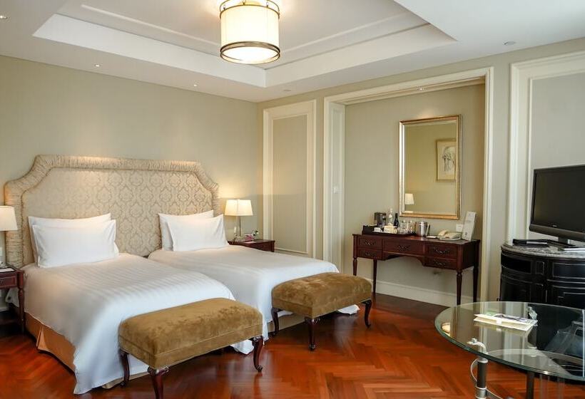 Quarto Deluxe, Sunrise On The Bund