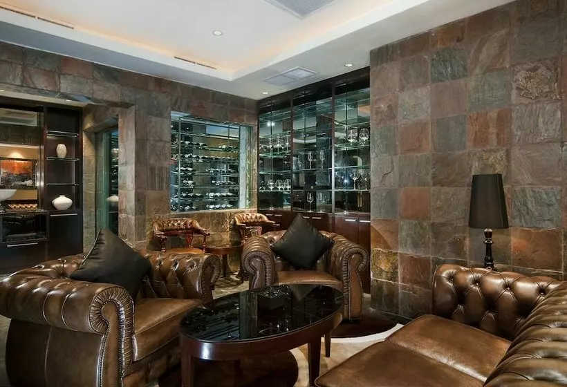 ویلای 5 خوابه, The Edge Bali