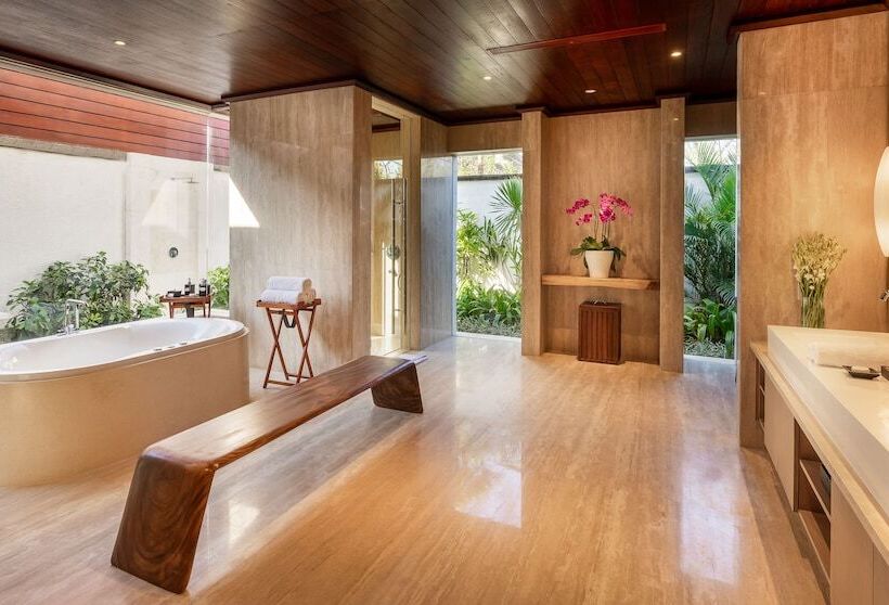 וילה דלוקס 3 חדרים, The Edge Bali