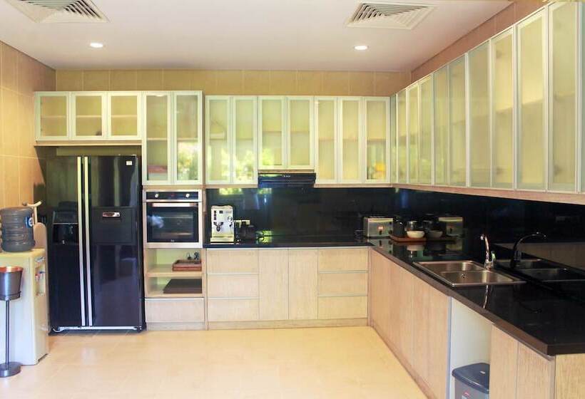 וילה דלוקס 3 חדרים, The Edge Bali