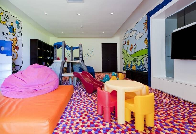 וילה בת 5 חדרים, The Edge Bali