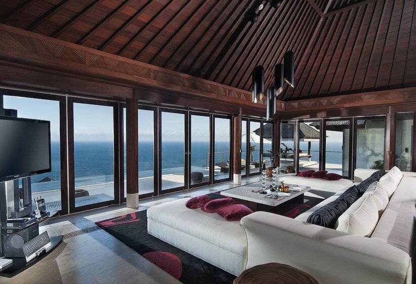 וילה בת 5 חדרים, The Edge Bali