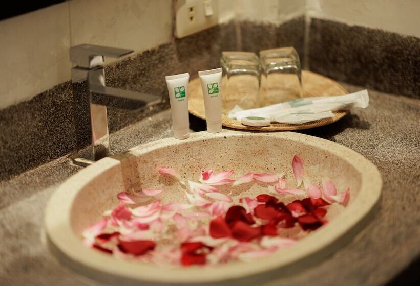 家庭间, The Oasis Harbor