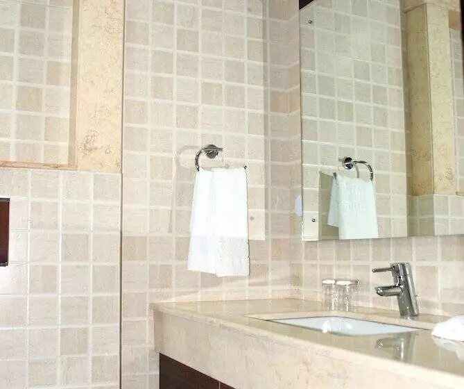 デラックスルーム, Jht Hotel