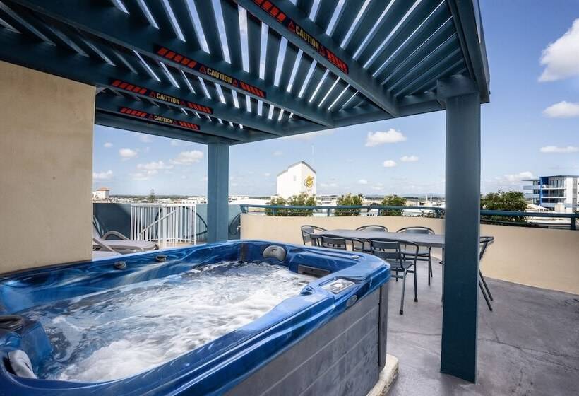 Апартаменты 3 Спальни, Landmark Resort