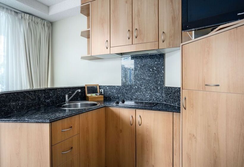 スーペリアスタジオ, Landmark Resort