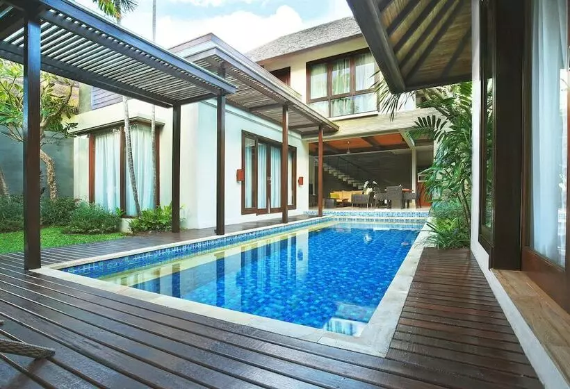 プール付３ベッドルーム　ビラ, Le Jardin Villas Seminyak