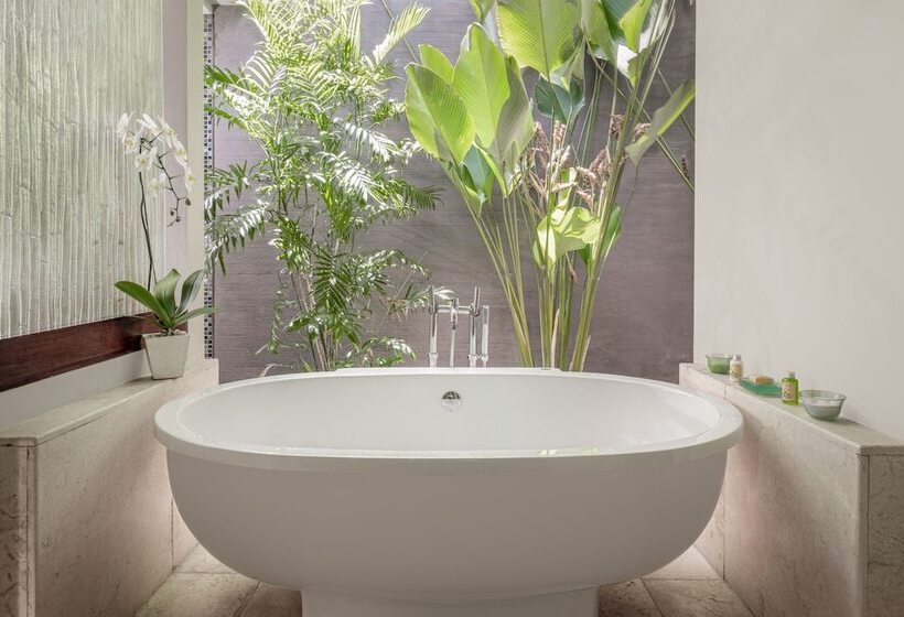 Вилла 3 Спальни с Бассейном, Le Jardin Villas Seminyak