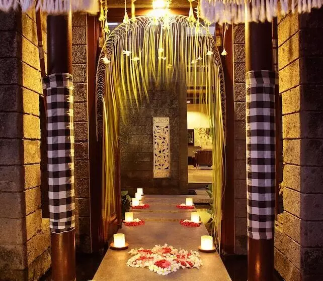 プール付３ベッドルーム　ビラ, Le Jardin Villas Seminyak