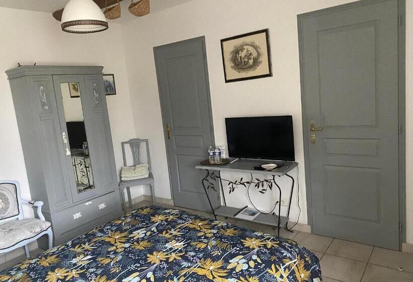 غرفة قياسية مطلّة علي الحديقة, Les Lavandières