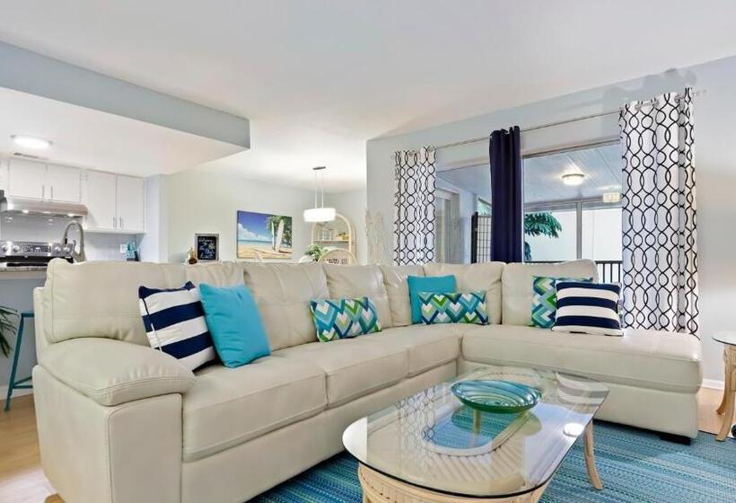 带3个卧室的公寓, Spacious Coastal Haven 3bd Condo