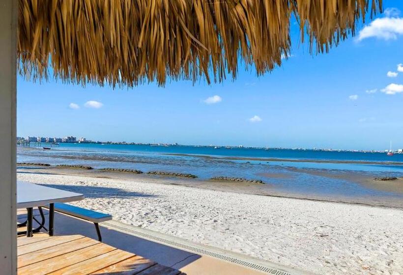 דירת שלושה חדרים, Spacious Coastal Haven 3bd Condo