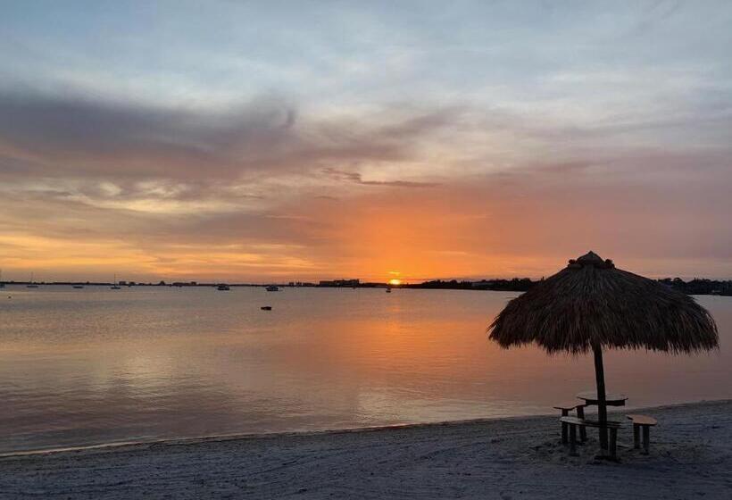 带3个卧室的公寓, Spacious Coastal Haven 3bd Condo