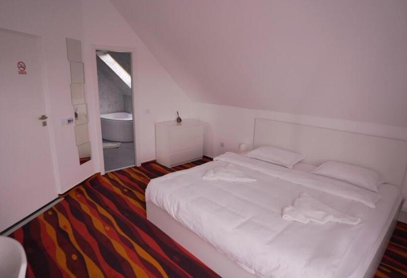 חדר דלוקס, Vivo House