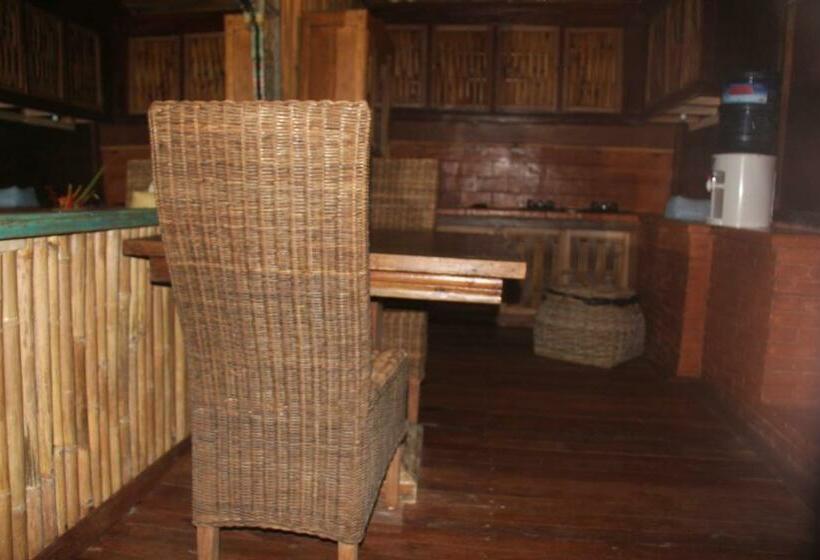 בקתה דלוקס, Geopark Village