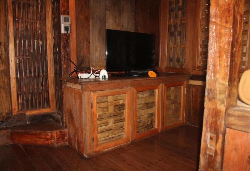 בקתה סטנדרטית, Geopark Village