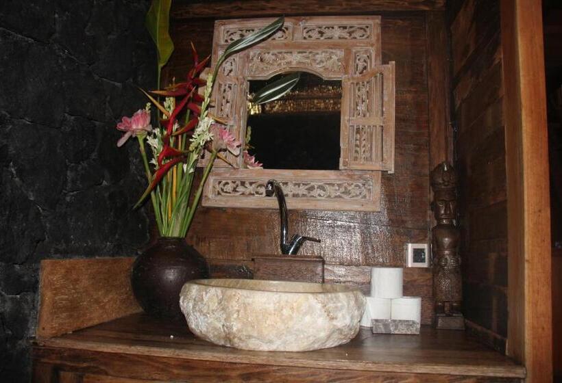 בקתה דלוקס, Geopark Village