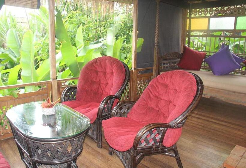 בקתה דלוקס, Geopark Village