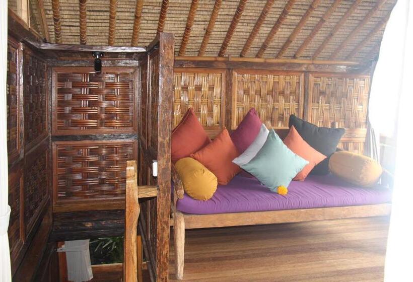 בקתה דלוקס, Geopark Village