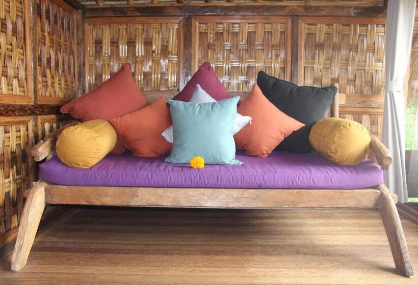 בקתה דלוקס, Geopark Village