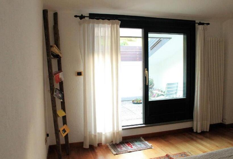 חדר דופלקס, La Masca