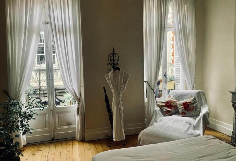 חדר אקונומי, My Clean House