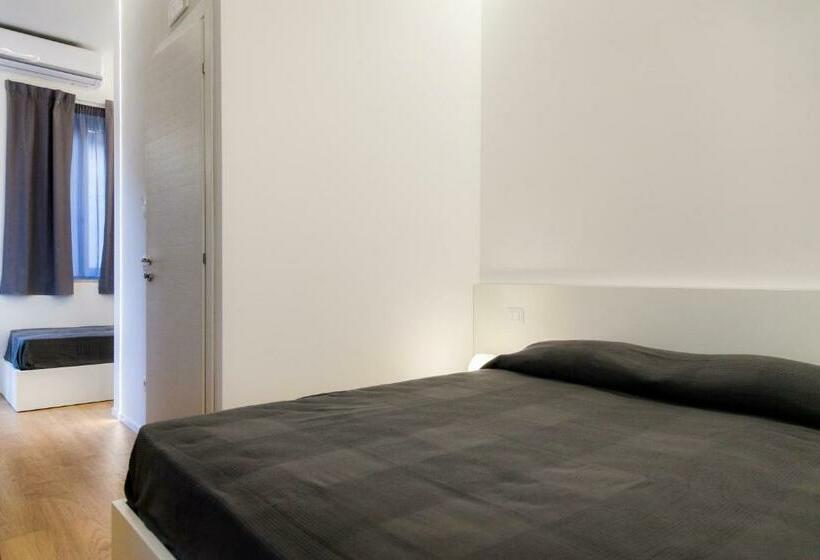 غرفة قياسية ثلاثية مزودة بشرفة, B&b Del Corso