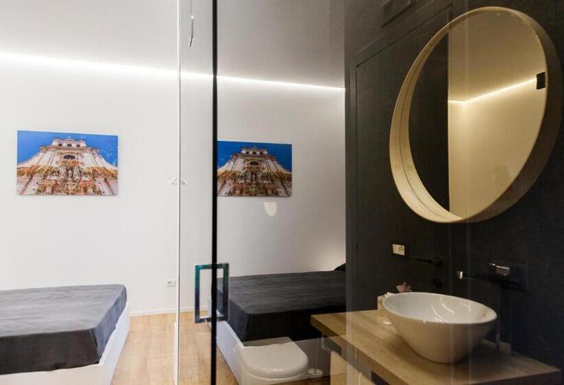 غرفة قياسية ثلاثية مزودة بشرفة, B&b Del Corso