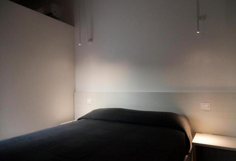 غرفة قياسية ثلاثية مزودة بتراس, B&b Del Corso