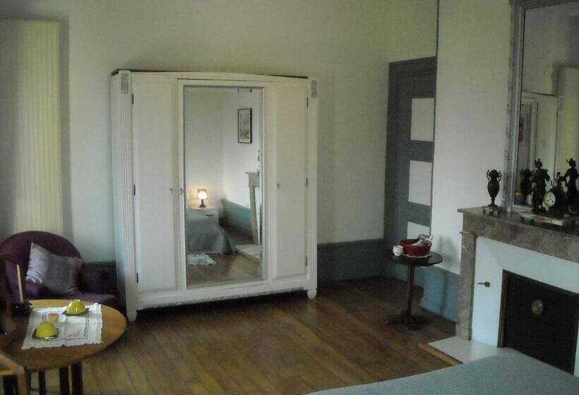 غرفة قياسية, Chateau De Pougy