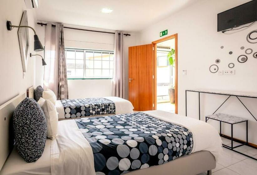 스탠다드 룸, Rocky3