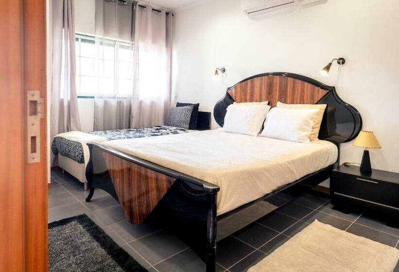 패밀리 룸, Rocky3