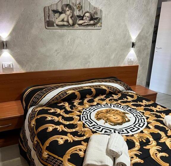 اتاق لوکس, La Casa Di Chiaretta