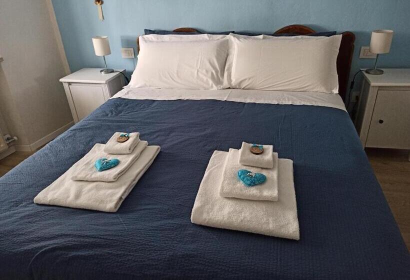 غرفة أساسية, Castello Errante Bio B&b