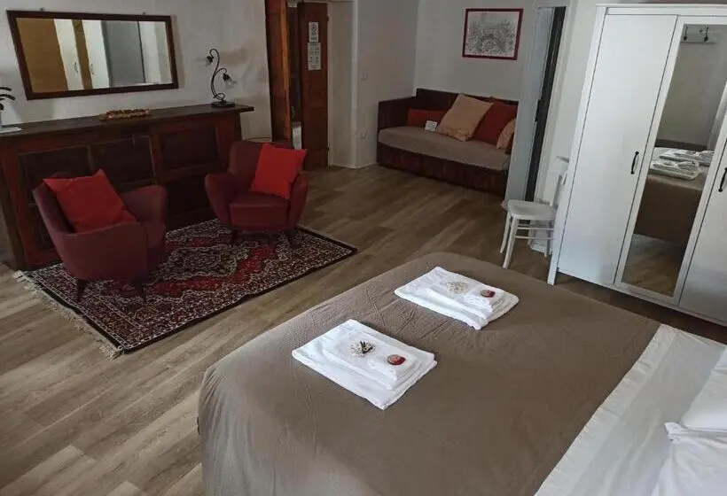 スイート, Castello Errante Bio B&b