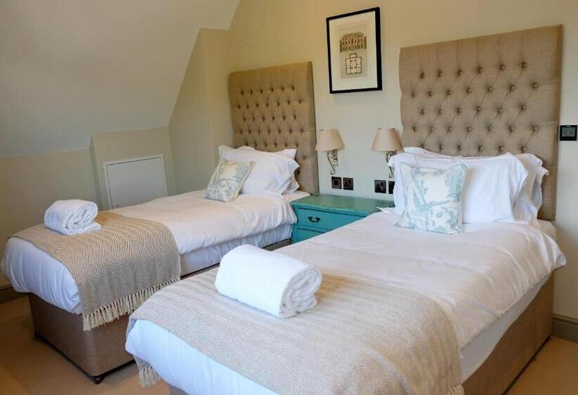 חדר דלוקס, Blacknest Golf And Country Club