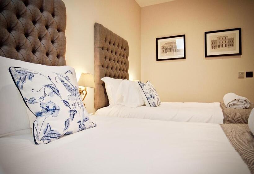 חדר דלוקס, Blacknest Golf And Country Club