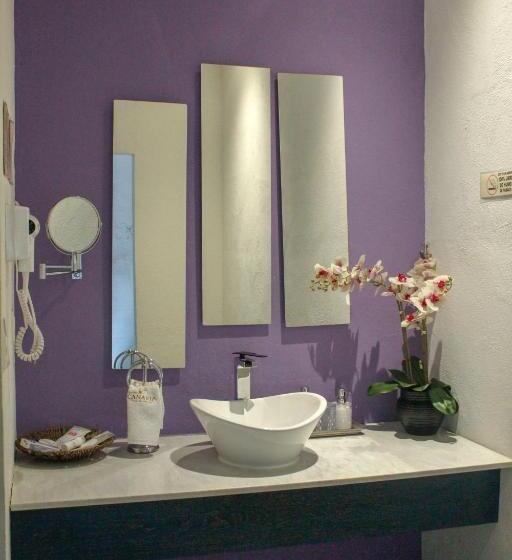 סוויטה עם ג'קוזי, Canaria