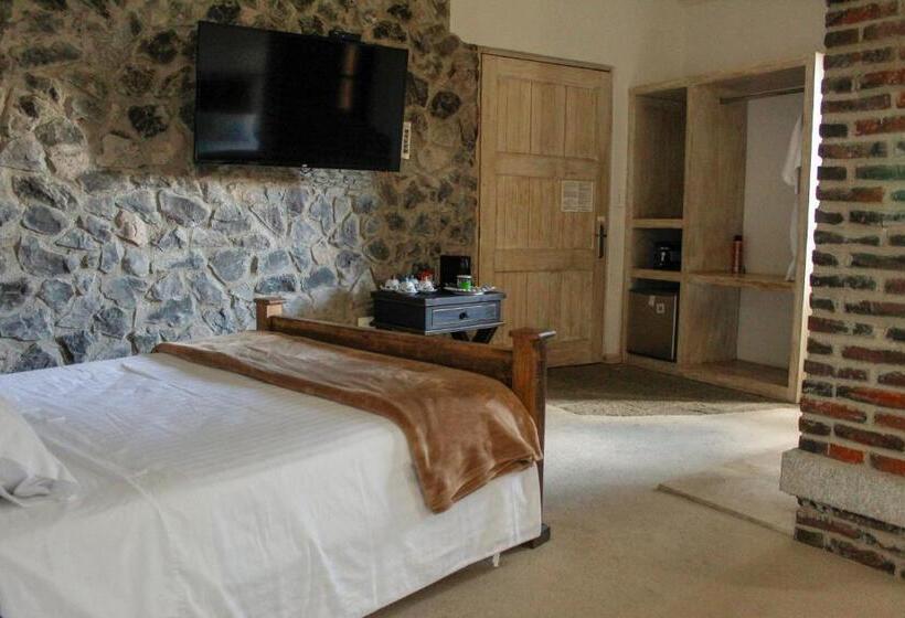 חדר פרמיום לארבעה, Canaria