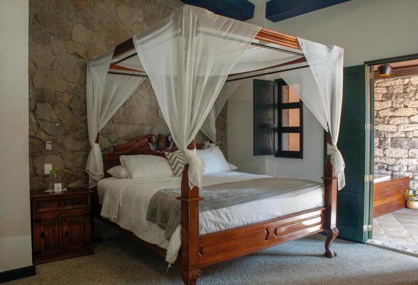 סוויטה עם ג'קוזי, Canaria