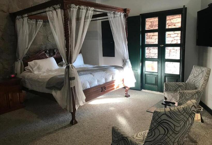 סוויטה עם ג'קוזי, Canaria