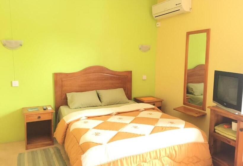 اتاق استاندارد با بالکن, Le Rosier