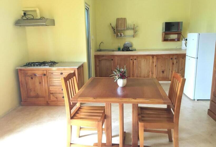 اتاق استاندارد با بالکن, Le Rosier