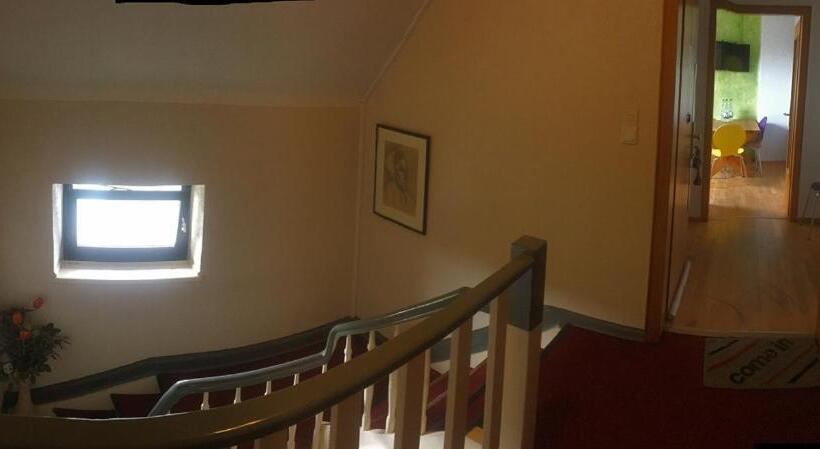 غرفة قياسية حمام مشترك, Dormitorium Kaarst Wohnraum Auf Zeit