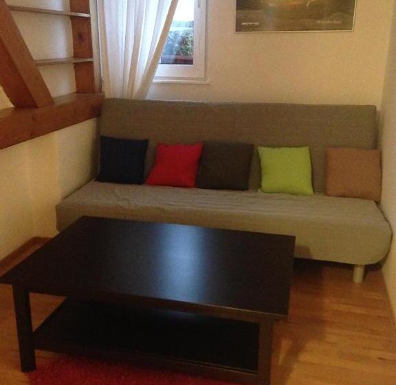 غرفة قياسية حمام مشترك, Dormitorium Kaarst Wohnraum Auf Zeit