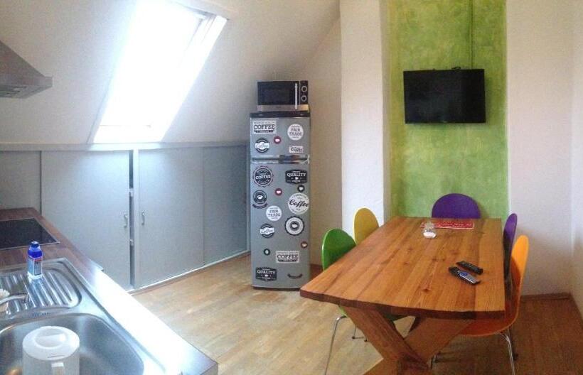 شقة غرفتين, Dormitorium Kaarst Wohnraum Auf Zeit