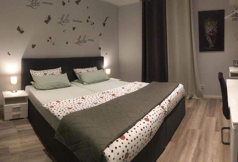 Люкс Deluxe Кровать Кинг, Dormitorium Kaarst Wohnraum Auf Zeit