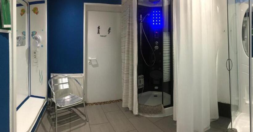 شقة غرفة نوم واحدة بالطابق الأرضى, Dormitorium Kaarst Wohnraum Auf Zeit