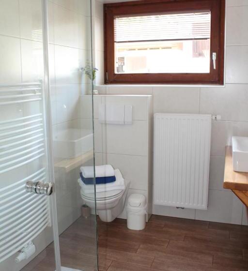 شقة غرفتين, Pleschinhof