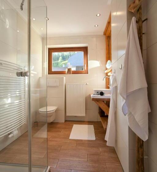 شقة غرفتين, Pleschinhof